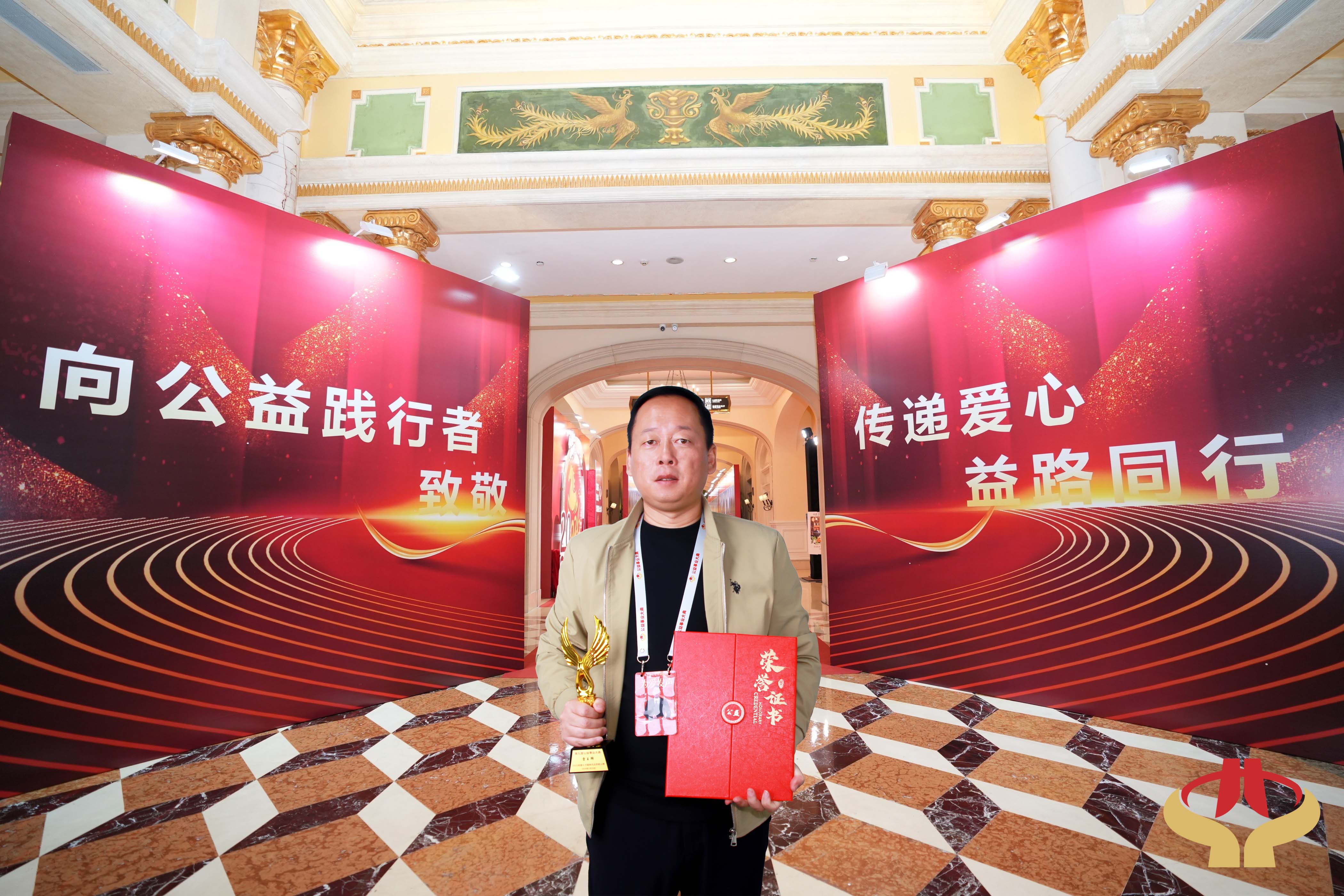 1769496472824187.jpg 个人照片1.jpg